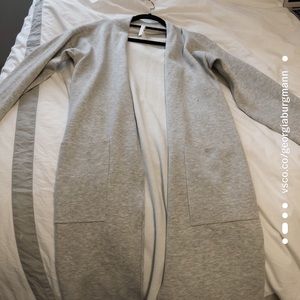 New Aritizia Bavarian Cardigan